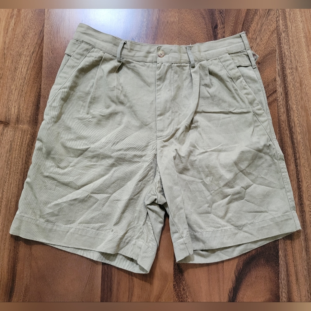 VINTAGE Benchline mens khaki shorts